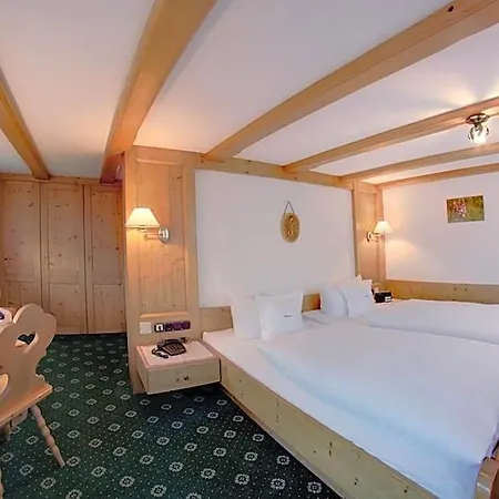 Hotel Starennest 3*